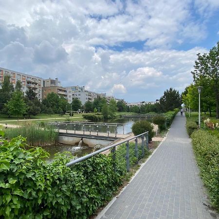 Orientalny Apartamento Varsóvia Exterior foto